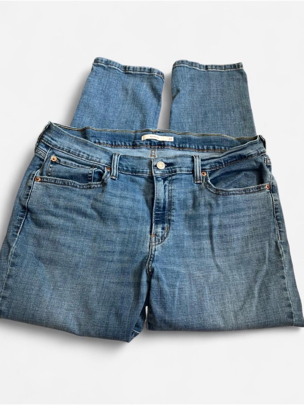 Levi’s 501 Mid-Wash Blue Women's Jeans